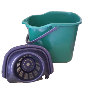 Balde Escurridor Capacidad: 15 lts.