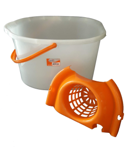 Balde Escurridor Capacidad: 15 lts.